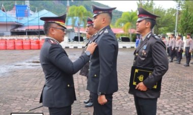 29 Personel Terima Satyalancana Pengabdian, Kapolres Pessel Tegaskan Apresiasi Negara atas Dedikasi Polri