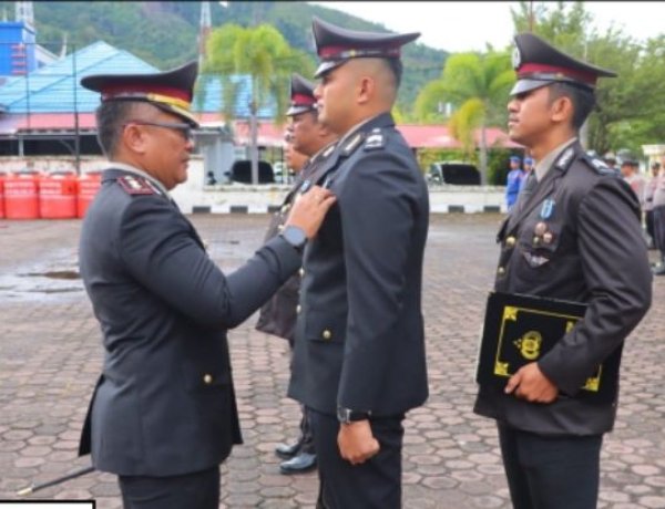 29 Personel Terima Satyalancana Pengabdian, Kapolres Pessel Tegaskan Apresiasi Negara atas Dedikasi Polri